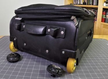 Repair of suitcases2_small_009